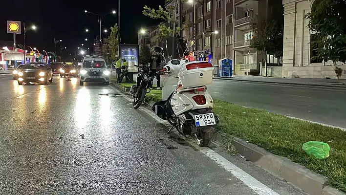 İki motosiklet çarpıştı: 2 yaralı