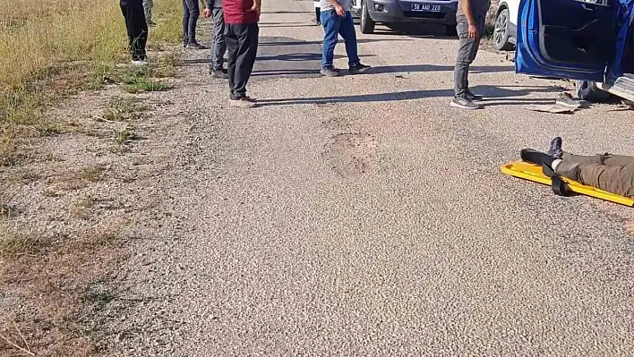 Sivas'ta korkunç kaza: İki araç kafa kafaya çarpıştı