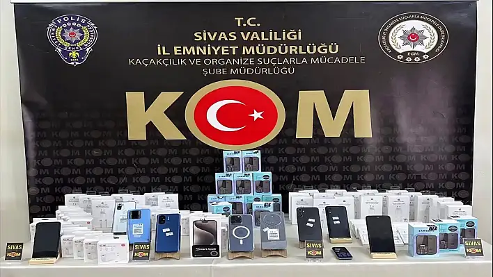 Kaçak telefon ve aksesuarları ele geçirildi!