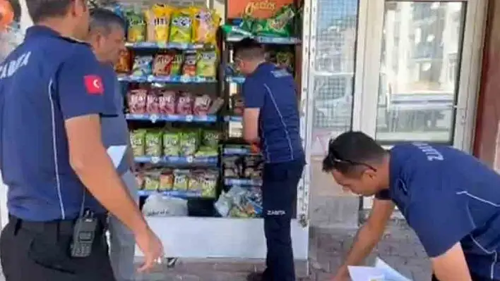 Sivas'ta bir bakkalda cipslere el konuldu!