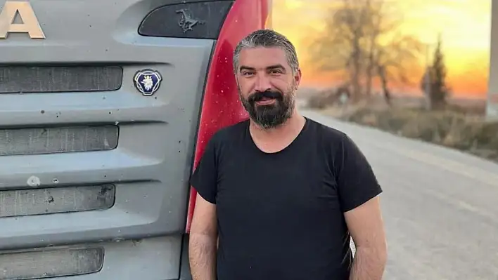 Sivas'ta tır devrildi: 2 ölü!