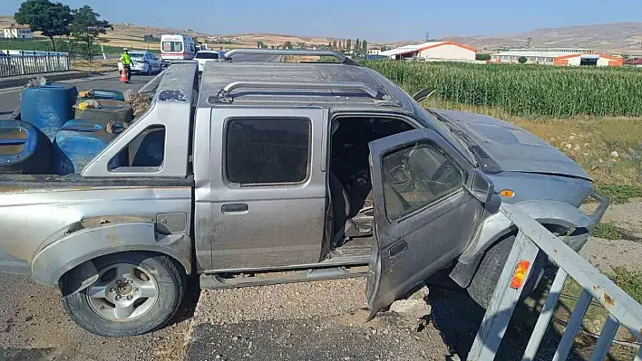 Sivas'ta peş peşe iki kaza: 4'ü çocuk 9  yaralı!