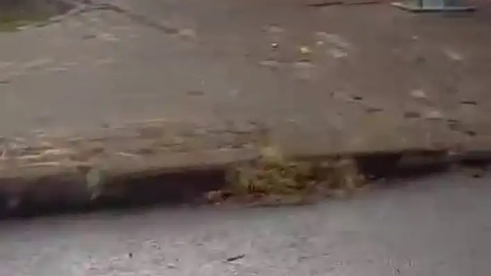 Sivas'ta yanan araç kullanılmaz hale geldi