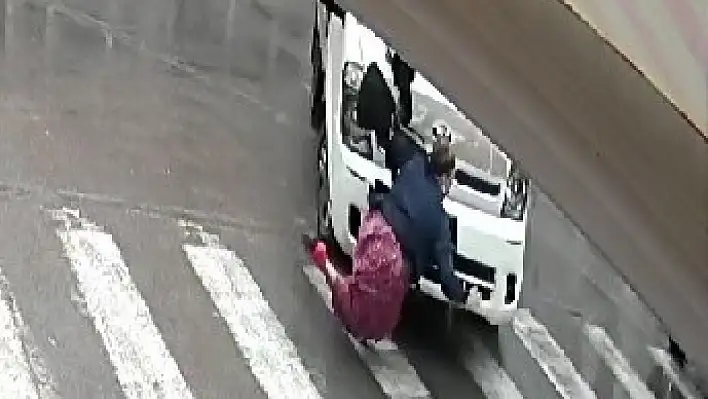 Sivas'ta yaya geçidinde kaza!