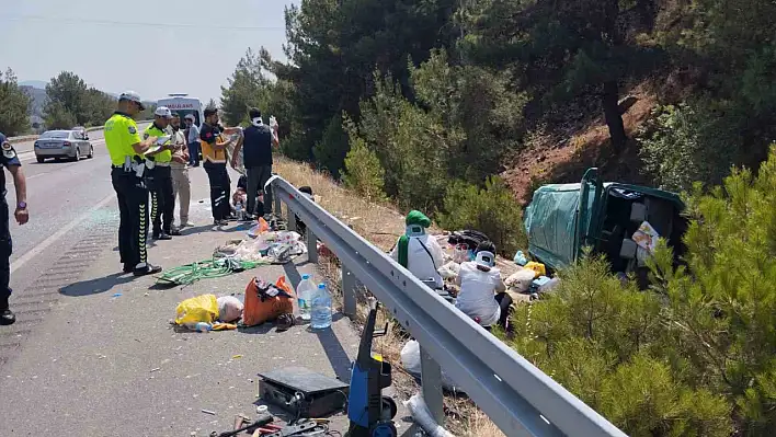 Sivas'ta yoldan çıkan minibüs takla attı: Çok sayıda yaralı!