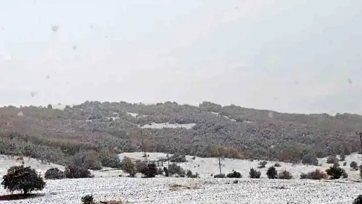Sivas'ta yüksek kesimler beyaz örtüyle kaplandı!