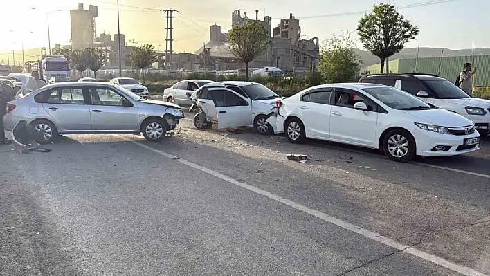 Sivas'ta zincirleme trafik kazası!