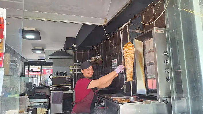 Sivas'tan Kayseri'ye Geldi – Kadın Döner Ustası Oldu