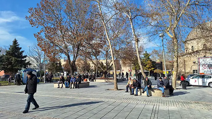 Soğuk hava Kayseri'yi fena vurdu! Stoklar azaldı, herkes Hunat Meydanı'na çağırıldı