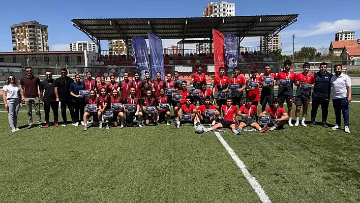 Kayseri'de futbol heyecanı son buldu, bölge finalleri başlıyor