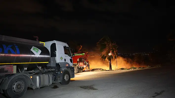 Son Dakika: Adana'da yangın - Henüz kontrol altında alınamadı!