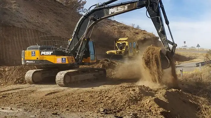 Son Dakika! Bünyan'da Yol Çöktü