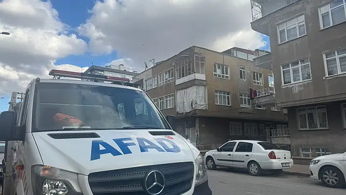 Son Dakika: Kayseri'de 3 katlı apartmanda çökme tehlikesi!