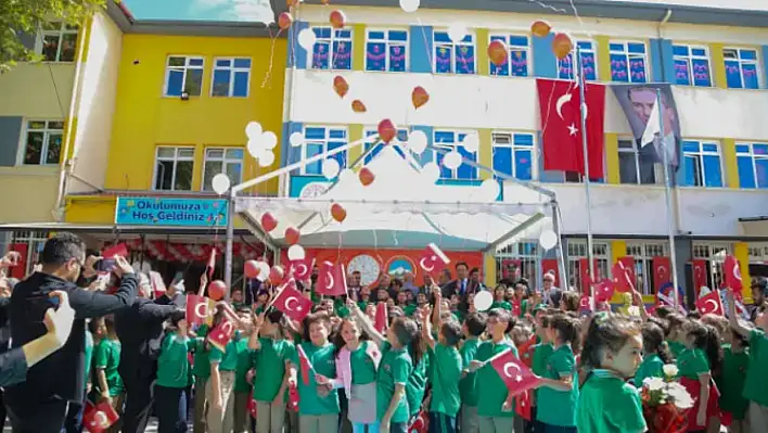 Son Dakika: Okuldaki derslerin başlama ve bitiş saati illere göre değişiyor!