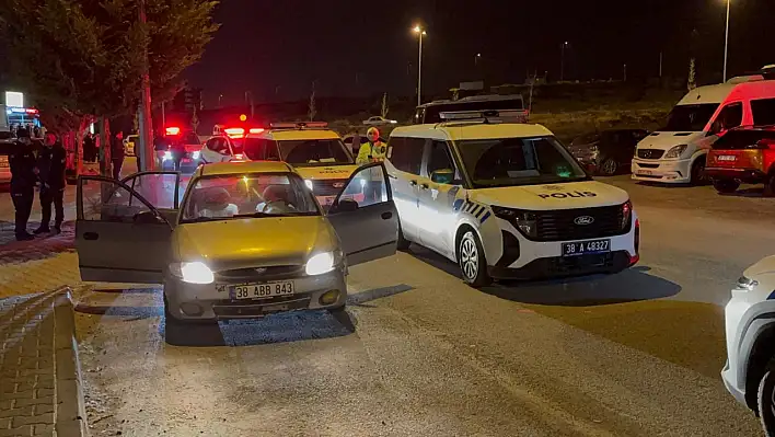 SON DAKİKA: Talas'ta polise çarpıp kaçanlar yakalandı! Olayın perde arkası ortaya çıktı