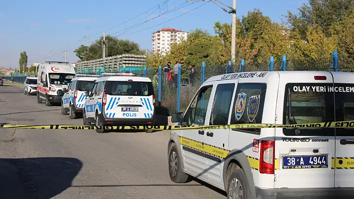 Son dakika - Yük treni bir adama çarptı!