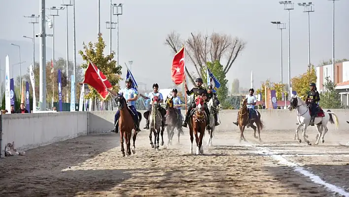 Kayseri'de cirit müsabakaları nefes kesti