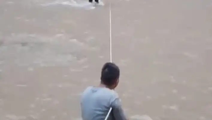 Kanyonda mahsur kalan 35 vatandaş kurtarıldı