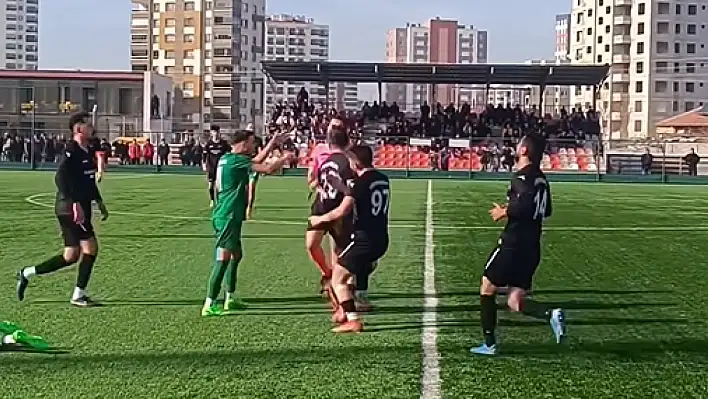 Süper'de olaylı maç! Argıncıkspor'a 3 kırmızı kart - Kayseri Amatör Futbol