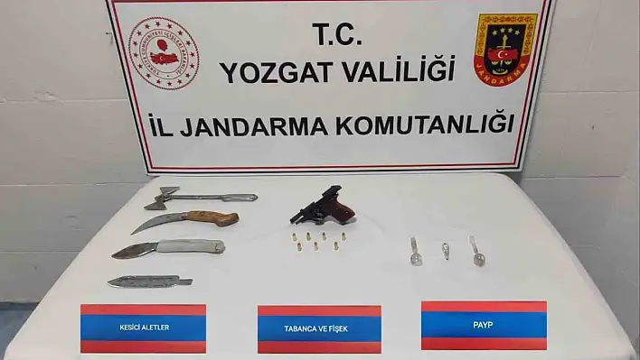 Şüpheli Araçtan Tabanca, Balta ve Metamfetamin Çıktı