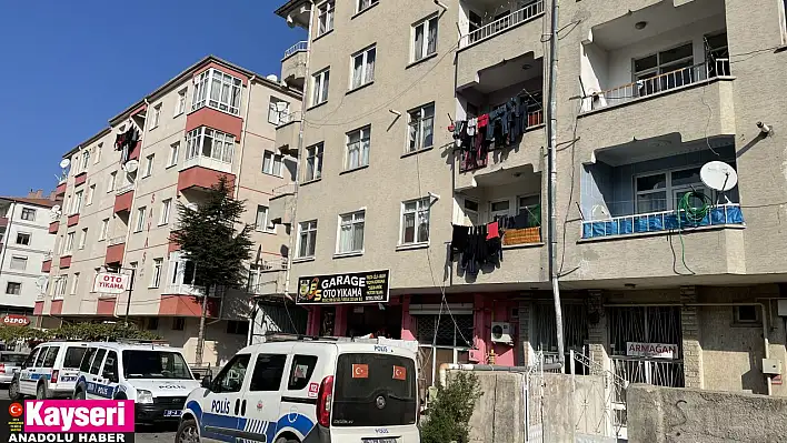 Suriye uyruklu genç evinde ölü bulundu