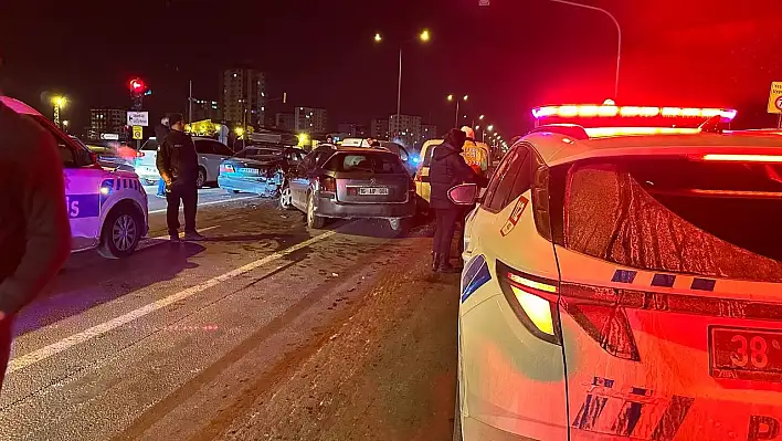 Sürücüler dikkat - Kayseri'de zincirleme kaza meydana geldi!