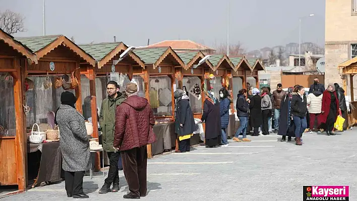 Talas, 'maharetli ellerle' kışa merhaba diyor