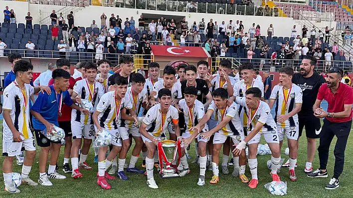 Talas Belediyespor Türkiye Şampiyonu oldu! Gençler tarih yazdı