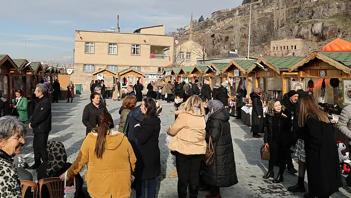 Talas'ta adres yine değişmedi: Yoğun ilgi gördü...