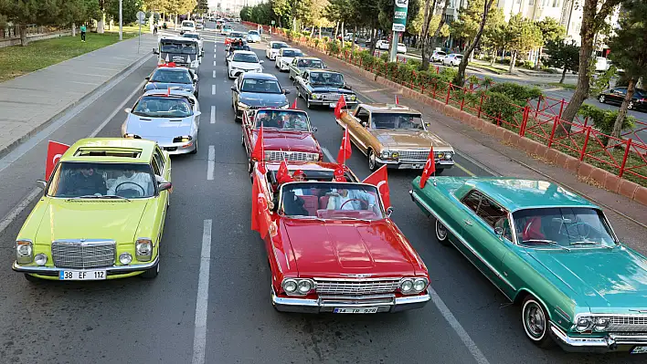 Talas'ta Cumhuriyet coşkusu klasiklerle taçlandı!