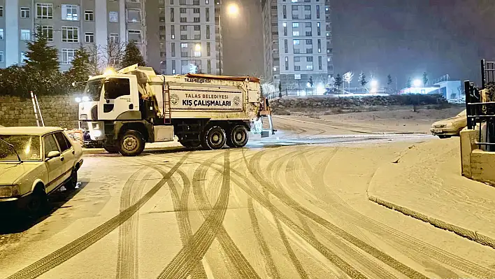 Talas'ta karla mücade devam ediyor - Ekipler 7/24 sahada!