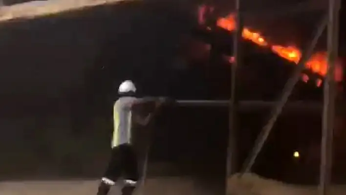 Tarımsal atıklardan enerji üretilen fabrikada korkutan yangın!