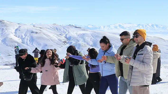 Tayland'dan Adana'ya, herkes Erciyes'te