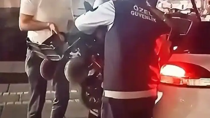 Tekerlekli sandalyesi bozulan vatandaşa ulaşım A.Ş. destek oldu