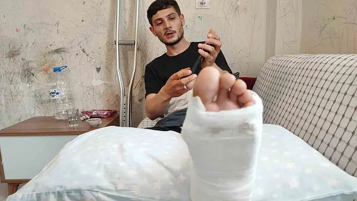 Ters yönden gelen aracın çarptığı genç zorluklarla mücadele ediyor!