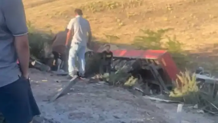 Niğde-Adana Karayolu'nda can pazarı: 16 yaralı, 1'i ağır