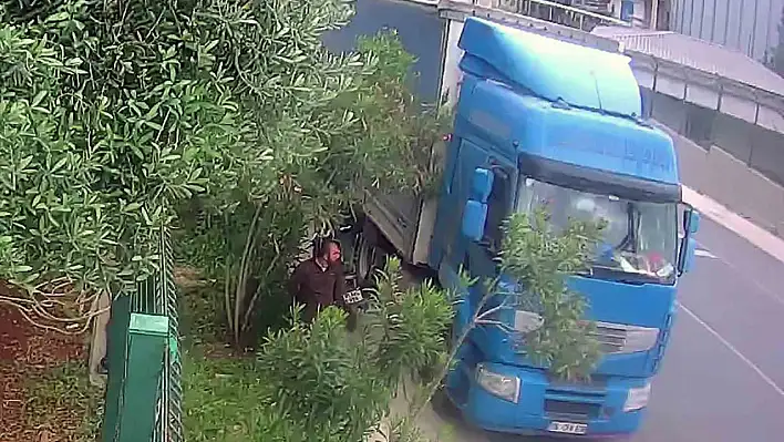 Tırdan telefon çalan motosikletli hırsız yakalandı: Suçunu itiraf etti