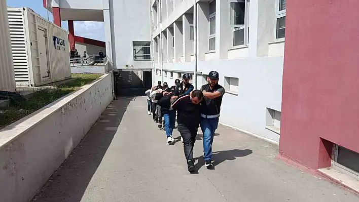 Tırın dorsesinde 10 kilodan fazla uyuşturucu ele geçirildi!
