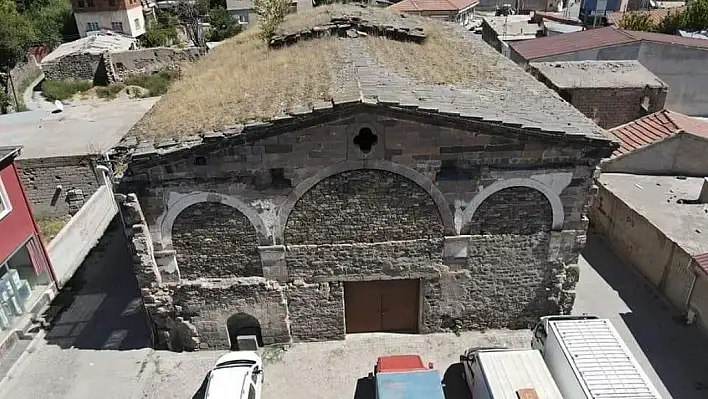 Tomarza'daki Tarihi Ermeni Kilise'si Bakım Bekliyor