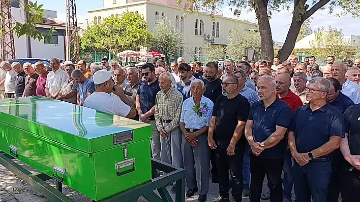 Trafik kazasında vefat eden doktor Kozan'da son yolculuğuna uğurlandı