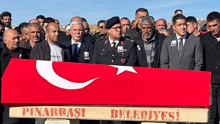 Trafik kazasında hayatını kaybeden uzman çavuş toprağa verildi...