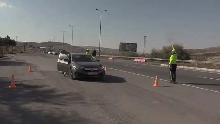 Trafik polisinden anlamlı jest...