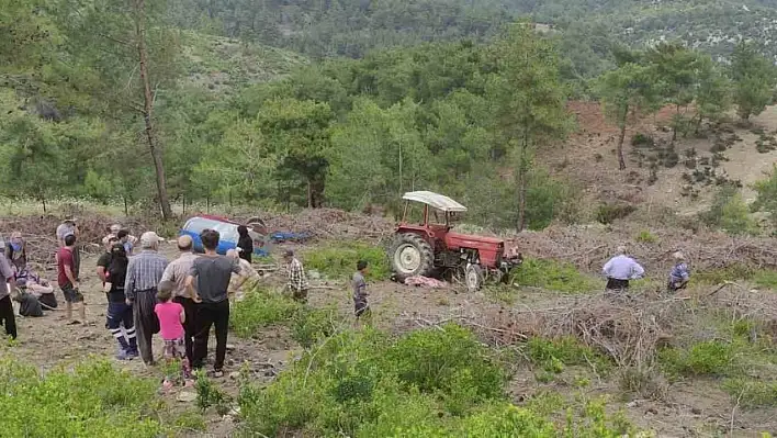 Traktör devrildi, sürücü hayatını kaybetti