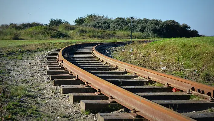 Tren yollarında otla mücadele için ilaçlama yapılacak