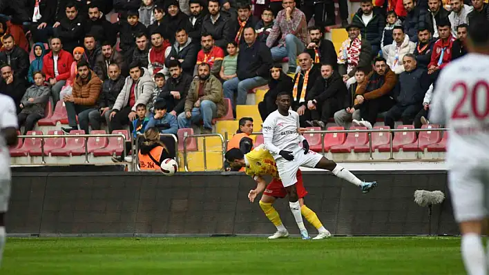 Süper Lig: Kayserispor: 0 - Pendikspor: 0 (İlk Yarı Sonucu)