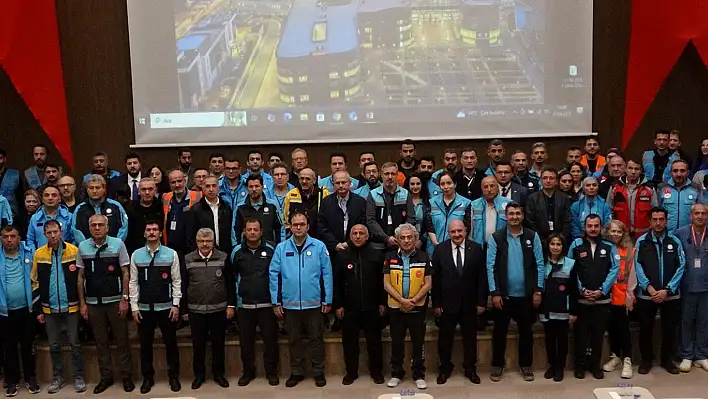 8 ilçede eş zamanlı deprem tatbikatı gerçekleştirildi