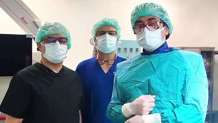 Göz kanserinde devrim! Tümörü yok eden yöntem sadece Kayseri'de