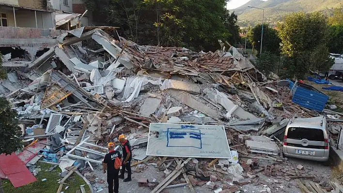 Türkiye'de yine deprem, yine yıkım, yine aynı iddia!