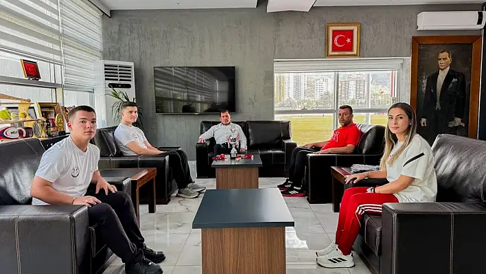 Türkiye Halter Şampiyonası'ndan 2 altın madalya ile dönen sporculardan Kabakcı'ya ziyaret!
