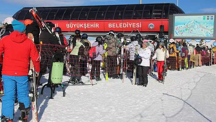 Türkiye'nin en uzun pistine sömestirda rekor ziyaretçi